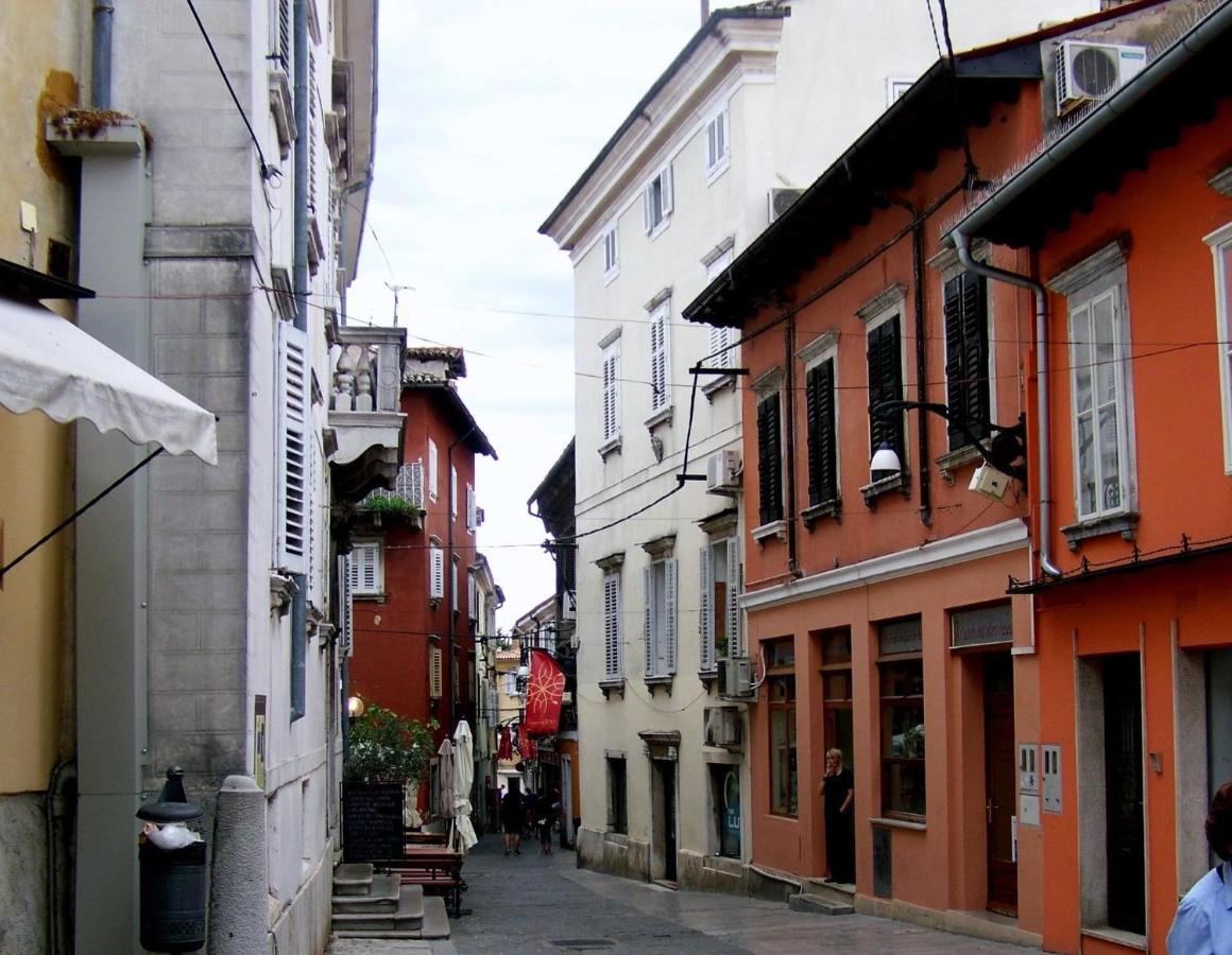 Ferienwohnung Happy Casa Oldtown Boutique Koper Exterior foto